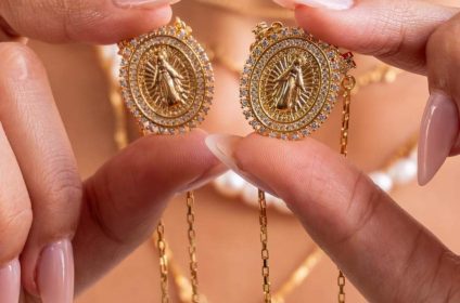 fabricante semijoias exclusivas pedra bruta